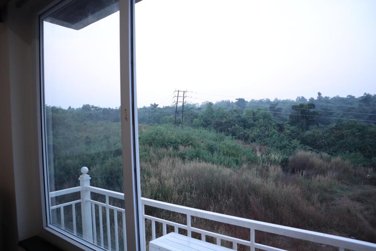 Hotel Wayfarer Porvorim Ngoại thất bức ảnh
