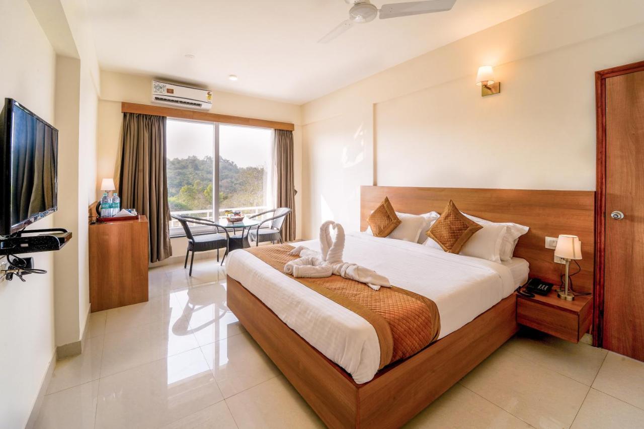 Hotel Wayfarer Porvorim Ngoại thất bức ảnh