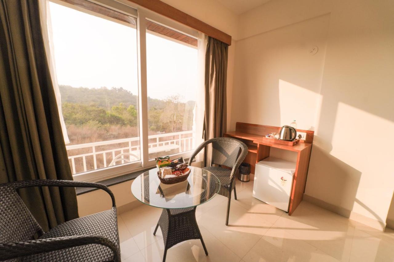Hotel Wayfarer Porvorim Ngoại thất bức ảnh