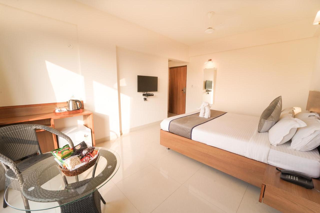 Hotel Wayfarer Porvorim Ngoại thất bức ảnh