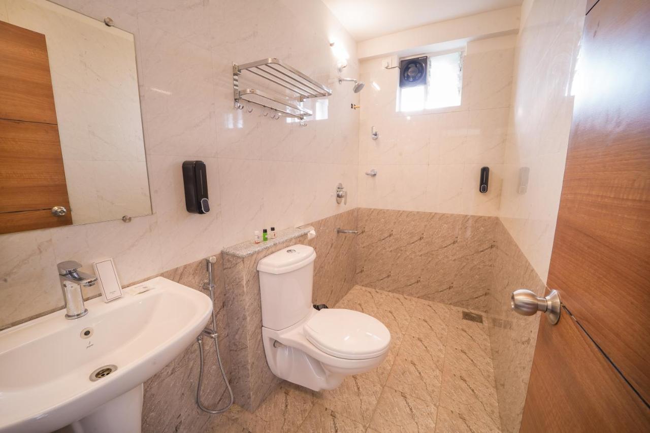 Hotel Wayfarer Porvorim Ngoại thất bức ảnh