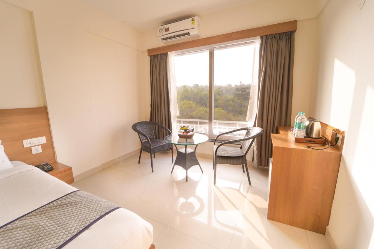 Hotel Wayfarer Porvorim Ngoại thất bức ảnh